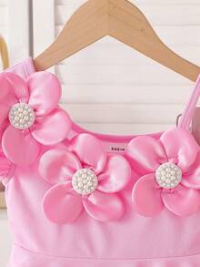 Elladie kids 女童两件套：喜庆红色3D立体花朵珍珠装饰吊带上衣+喇叭裤，适合生日、度假、派对、春夏穿着；女童两件套：粉色荷叶边露肩短款上衣+珍珠装饰喇叭裤，甜美可人，适合日常穿着、游乐园、家庭聚会、春夏穿着。 - 粉色 - 查看 11