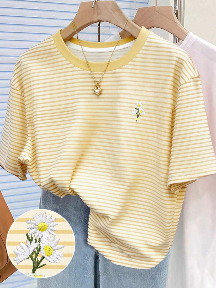 Resyla 条纹数码印花，雏菊刺绣，时尚简约女式常规圆领T恤，送朋友的礼物 - 彩色 - 查看 1