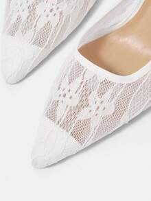 CUCCOO HITCHD 女士尖头搭扣设计时尚高跟鞋，适合日常穿着 - 白色 - 查看 4