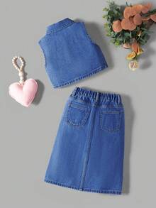 Bộ đồ denim cho bé gái, áo cổ bẻ mùa hè với thiết kế rách, áo gile ngắn và chân váy dài xẻ tà, bộ đồ 2 mảnh denim xanh bạc màu. - Rửa tối - Xem 2