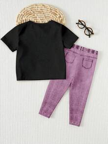 黑色和粉色，街头休闲仿牛仔布印花宽松圆领短袖T恤和打底裤套装，柔软舒适，适合女童日常穿着、街头风、外出、居家、度假、返校、春夏等场合。 - 白色 - 查看 2