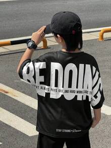 SHEIN 男童休闲韩版宽松大字母印花圆领短袖T恤，适合通勤、上学、日常休闲、运动、春夏穿着 - 黑色 - 查看 4