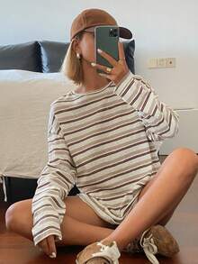 DAZY 女款夏季條紋圓領寬鬆長袖長版T恤校園風 - 杏色 - 查看 7