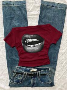 Attitoon T-shirt court à manches courtes serré avec imprimé de lèvres froissé à l'épaule dénudée, style décontracté rétro de rue. Convient pour le début de l'automne, polyvalent vintage, académique, sexy, mignon, Y2K, coconut girl, boho, hippie, festival de musique, printemps/été - Rouge foncé - Voir 10
