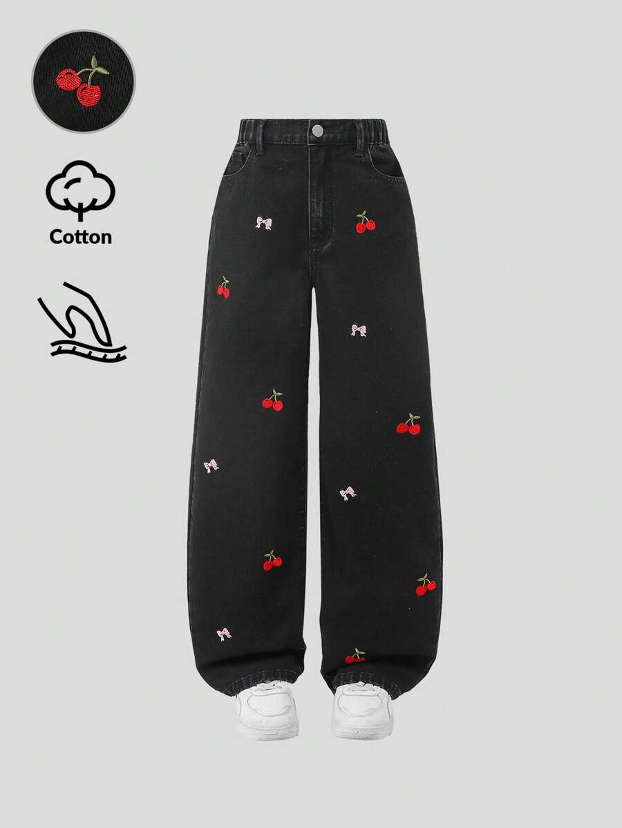 SHEIN 少女牛仔裤,中蓝色水洗色,休闲百搭,宽松修身版型,樱桃蝴蝶刺绣装饰,可爱又时尚,适合日常穿着、外出、海滩度假、上学、聚会、节日等场合。 - 黑色 - 查看 1