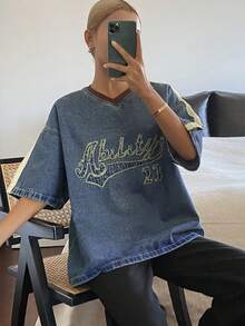 DAZY Blusa de mezclilla casual para mujer con escote en V, mangas cortas, corte holgado, diseño bordado con letras, estilo callejero, para verano - Azul lavado medio - Ver 4