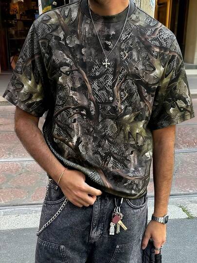 Manfinity EMRG Men's Summer Casual Brown Green Grey Black Khaki Lizard Reptile Gecko Chameleon Tree Branch Bark Vine Twig Nature Forest Jungle Camouflage Camo Animal Wildlife All Over Print Graphic Print T-Shirt Vintage Streetwear Goth Gothic Dark Style Y2K 2000s Style Hip Hop Urban Going Out Club Party ConcerMen's Summer Street Camo Short Sleeve T-Shirt, Deep Green & Brown Jungle Hunting Print Casual Outdoor Tee. Vintage Gothic Camo T-Shirt With Plant Print, American Street Style For Daily, Holiday, Gathering