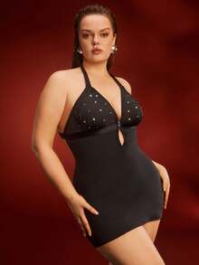 Spicy Aura Gaun Seksi Plus Size dengan Potongan V Dalam, Detail Kerut, Hiasan Berlian Imitasi, dan Glitter yang Menonjolkan Lekuk Tubuh, Cocok untuk Pesta, Bar, Klub, dan Festival Musik. - Hitam - View 4