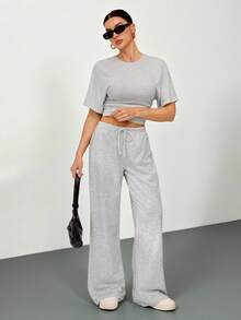 SHEIN Tall طقم تي شيرت وبنطلون كاجوال قطعتين للنساء، تي شيرت بياقة دائرية وأكمام قصيرة على شكل خفاش، لون أحادي - رمادي - مشاهدة 5