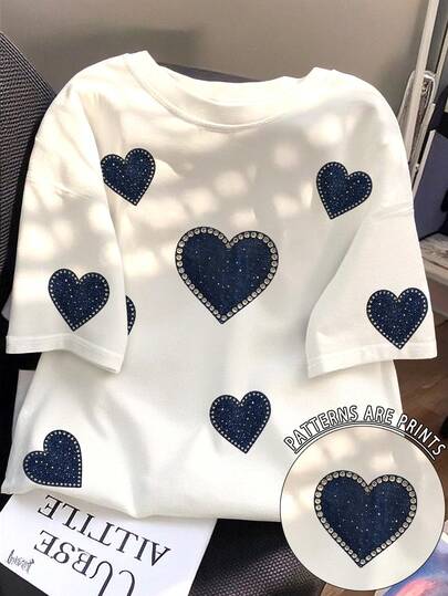 SHEIN Dark Heart Pattern Casual Fitted T-Shirt For Women