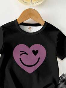 黑色和粉色，街头休闲仿牛仔布印花宽松圆领短袖T恤和打底裤套装，柔软舒适，适合女童日常穿着、街头风、外出、居家、度假、返校、春夏等场合。 - 白色 - 查看 5