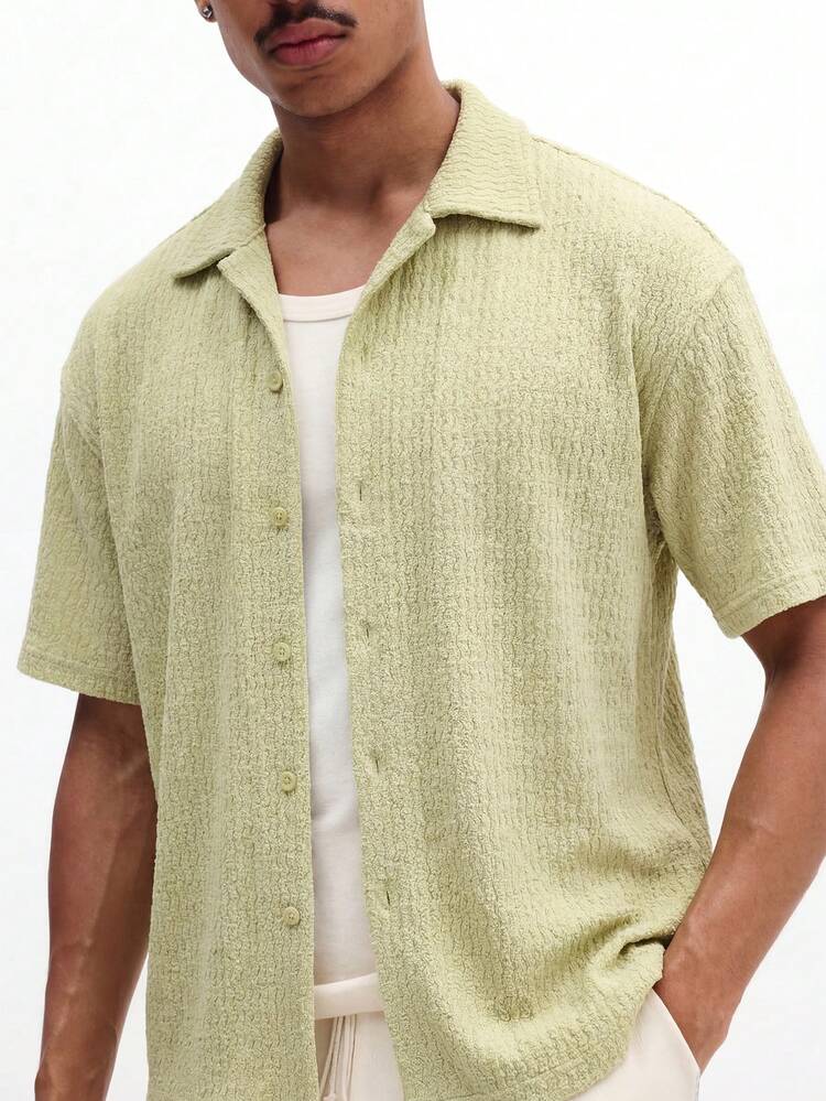 Chemise texturée à manches courtes boutonnée