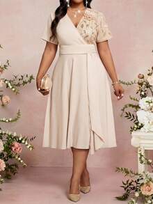 SHEIN Lady 优雅的春、夏、秋、冬派对礼服；情人节/音乐会/音乐节礼服；卡其色撞色亮片连衣裙；A字连衣裙；大码优雅花卉刺绣收腰杏色连衣裙；派对礼服；优雅女士连衣裙；夏季连衣裙；碎花连衣裙；度假装；女士生日礼服；狂欢节服装；沙滩婚礼礼服。 - 杏色 - 查看 4