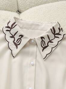 Franclia Women's Spring/Summer New Apricot Pearl Button Embroidered Collar Sleeveless Cinched Waist Casual Midi Dress, Suitable For Outing, Vacation, Holiday, Commute, Date, Afternoon Tea Elegant White Dress White Elegant Dress White Midi Dress Embroidered Collar Dress Sleeveless Midi Dress Pearl Dress Dress Spring Fashion Dress Dress Summer Cream Dress - Apricot - View 6