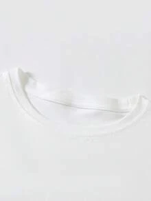 EMERY ROSE Áo thun ngắn tay cổ tròn họa tiết ong và chữ tối giản - trắng - Xem 6