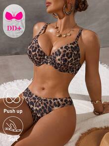 Swim DD+ 新款女士优雅加大码性感沙滩豹纹比基尼套装 - 钢圈聚拢全包臀上衣和高腰性感泳裤 - 柔软顺滑弹力透气速干面料 - 贴合曲线，提供支撑，尽显夏日度假风情 - 是夏季海滩度假、泳池派对、音乐节、婚礼、春季假期、度假休闲、热带之旅的完美泳装之选 - 棕色 - 查看 9