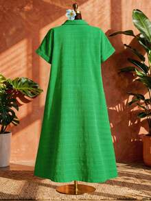 SHEIN CURVE+ Curve 尺码 US22 音乐节、海滨度假、波西米亚风夏季新款休闲通勤日常连衣裙，宽松落肩衬衫领半开襟连衣裙，带口袋和侧开衩，编织纹理面料，长款衬衫裙 - 綠色 - 查看 2