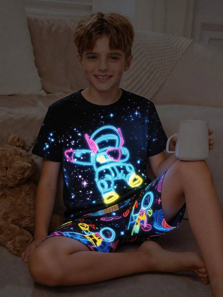 SHEIN 2件套儿童/青少年男童休闲舒适印花圆领短袖睡衣套装，针织紧身家居服