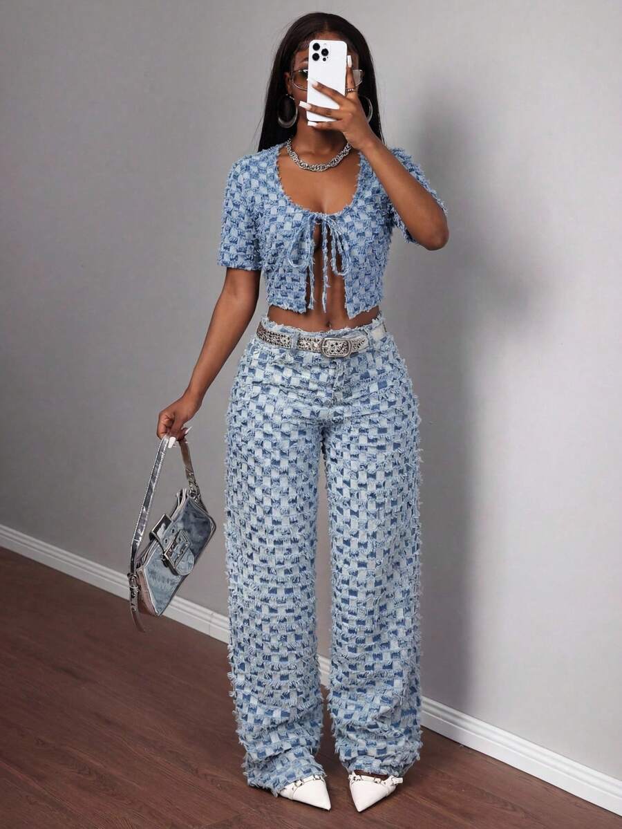 Slaydiva Blusa corta de mezclilla con diseño a cuadros, efecto deshilachado y nudo delantero, de moda sexy para el verano - Negro - Ver 1