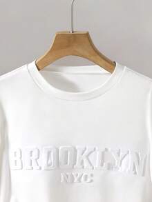 2 Stücke Minimalistisches geprägtes Rundhals T-Shirt und weite gerade Shorts Set für Teenager Jungen, Kontrastfarbiger Saum-Design, modische Passform, angenehmer Stoff, geeignet für Frühling, Sommer und Herbst - Weiss - Übersicht 3