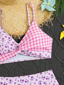 SHEIN Bộ 2 món đồ bơi tankini cho bé gái tuổi teen, họa tiết kẻ caro và hoa nhí, chất liệu vải dệt kim co giãn, nhanh khô và thoải mái, thích hợp cho bãi biển, hồ bơi, lướt sóng, kỳ nghỉ, du lịch mùa hè. Bộ bikini 2 mảnh cho bé gái, đồ bơi chấm bi che phủ toàn thân. Đồ bơi hai mảnh cho bé gái tuổi teen, họa tiết hoa kẻ caro, trang phục mùa hè cho bé gái, đồ bơi, đồ tắm hai mảnh chấm bi, bikini kẻ sọc hồng, đồ bơi mùa hè, bộ bikini màu hồng cho bé gái, đồ bơi hai mảnh họa tiết hoa. - Nhiều màu - Xem 3