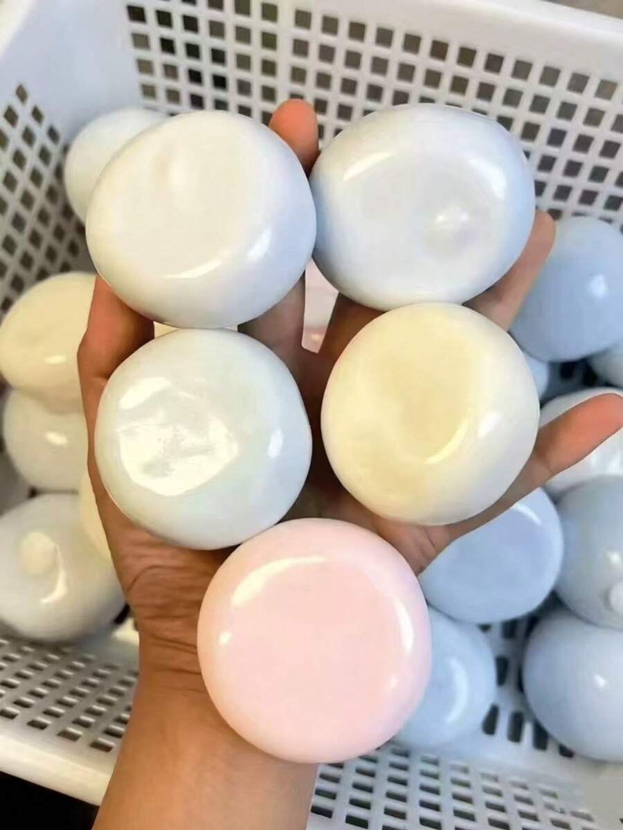 一款全新的可塑，柔软Q弹，超薄可挤压，可爱，柔软蓬松，触感极佳，适合作为生日、感恩节、万圣节、愚人节和圣诞节礼物。 - 彩色 - 查看 1