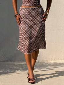 Aloruh 女士休闲优雅甜美可爱性感棕色格子撞色蕾丝超低腰迷你裙，春夏款 - 摩卡棕 - 查看 4