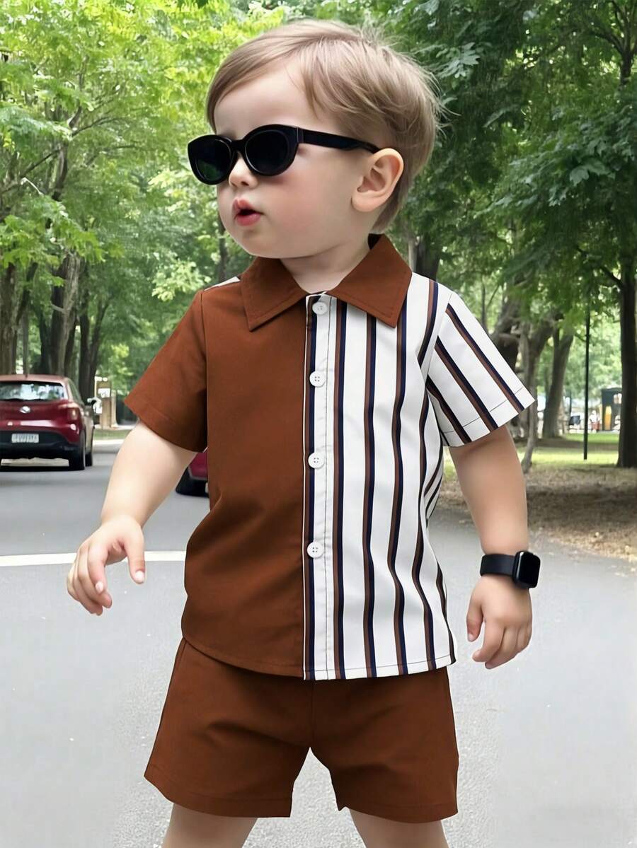 SHEIN Playful Pals 2件套幼儿男童时尚休闲条纹印花短袖衬衫和短裤夏季套装