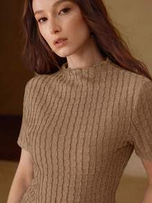 MOTF PREMIUM 女士浪漫纹理短袖T恤，春夏款 - 卡其色 - 查看 5