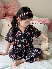 SHEIN Little Byeori 女童简约蝴蝶结条纹图案翻领纽扣短袖宽松舒适梭织睡衣套装，2 件套 - 黑色 - 查看 2