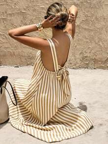 SHEIN PariChic 女士浪漫优雅休闲圆领无袖杏白条纹印花长连衣裙，后背饰有蝴蝶结，适合度假、沙滩、春夏新款、情人节、工作、生日等场合，尽显波西米亚风情。 - 杏色 - 查看 7
