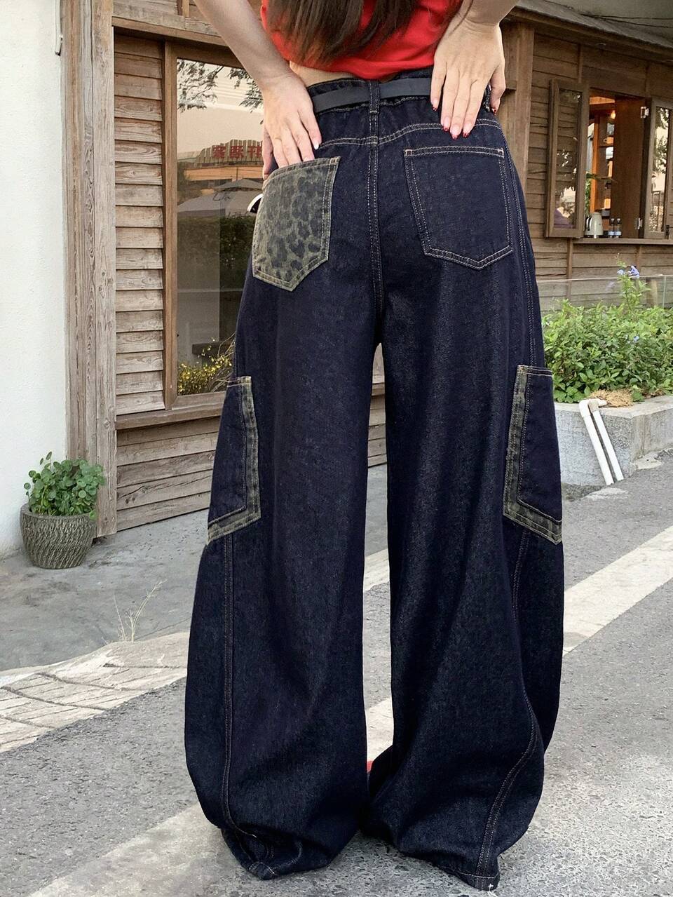 Women's Regular Waist Leopard Print Patchwork Pocket Decor Loose Straight Leg Casual Jeans