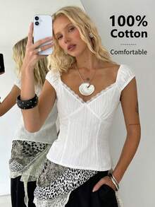 TRNVIE Blusa feminina branca casual com detalhes em renda, de algodão puro, com decote coração, modelagem ajustada, ideal para praia e férias no verão. Conjunto de duas peças com calça e blusa de manga curta para o verão. Conjunto feminino casual de duas peças com calça capri, blusas de algodão para o verão, looks casuais femininos, blusas femininas de algodão para o verão. - Branco - Ver 1