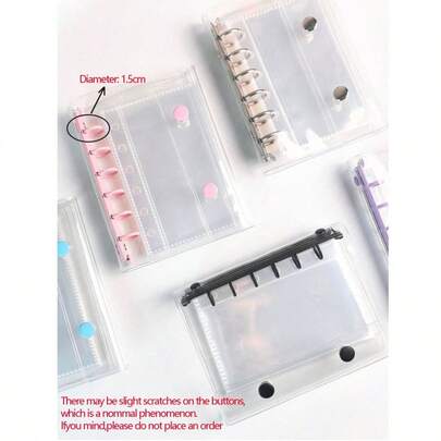 A7 Boyutunda Şeffaf, Çift Kilitli Taşınabilir Dosya Klasörü, Güzel Fotoğraflarınızı Saklayabilir, Fotoğraf Albümü, Para Tasarrufu, Kırtasiye, Not Defteri, Etiket Defteri, Ofis Malzemeleri, Okul Malzemeleri, Okula Dönüş Hediyesi Olarak Kullanılabilir.