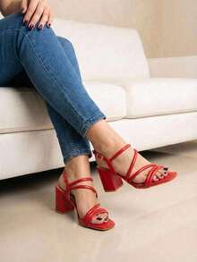 Wide Heel Sandal With Crossed Straps - 紅色 - 查看 6