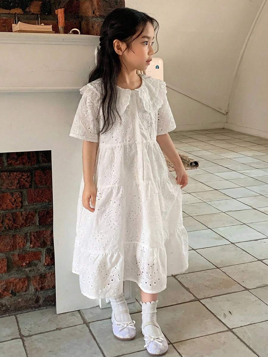 Dazy Kids 少女夏季新款寬鬆休閒度假風純色鏤空刺繡中長洋裝陽光裙 - 白色 - 查看 1