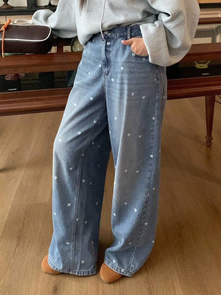 Dazy Plus Jeans largos rectos y sueltos con estampado de corazones y flores, desgastados y lavados, para todas las estaciones - Azul lavado medio - Añade 4