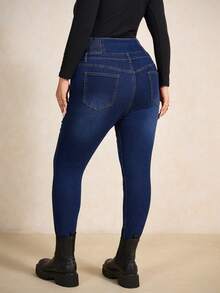 SHEIN CURVE+ جينز قطن يومي متعدد الاستخدامات مع جيوب وأزرار للنساء ذوات الأحجام الكبيرة - أزرق داكن - مشاهدة 2