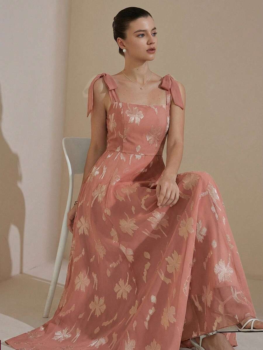 Aveloria Rosie 法式设计奢华感提花细肩带系带无袖喇叭连衣裙 - 駝色 - 查看 1