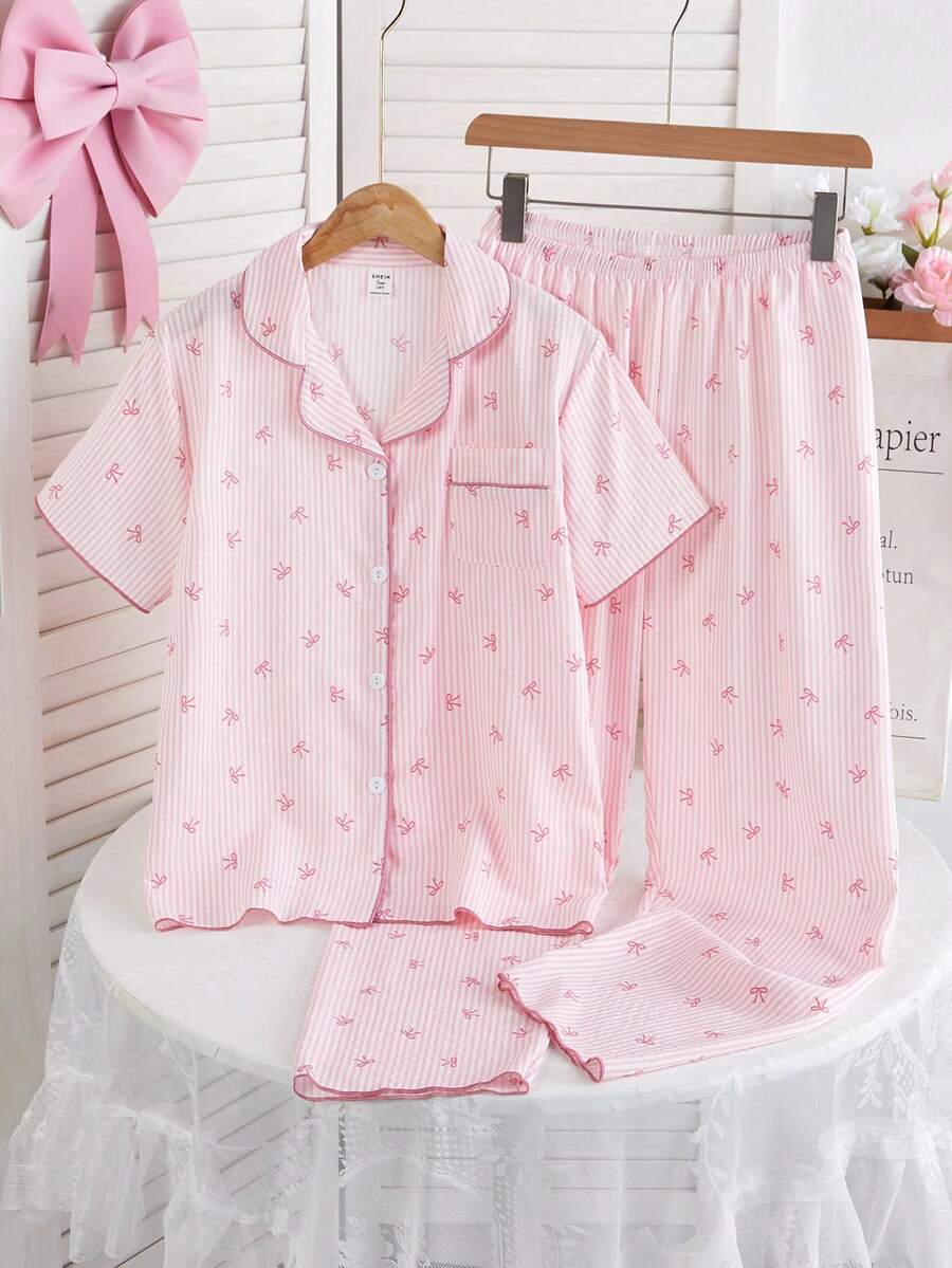 SHEIN 少女睡衣套装,时尚优雅粉色条纹蝴蝶结,泡泡褶皱印花短袖上衣和长裤,休闲舒适的两件套家居服 - 彩色 - 查看 1