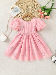 Emery Rose Kids Emery Rose Kids 这款粉色刺绣褶皱A字层叠碎花连衣裙，尽显少女可爱优雅气质，适合外出、派对、春夏、度假等场合。刺绣连衣裙 - 粉色 - 查看 2