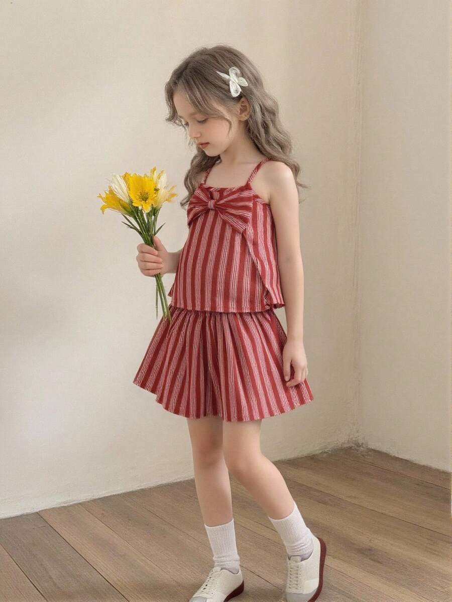 SHEIN 女童多色條紋吊帶上衣配可愛蝴蝶結,甜美夏季套裝,兒童小女孩兩件套夏季穿搭服飾 - 紅色 - 查看 1