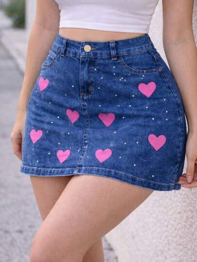 Falda Vaquera Ajustada con Estampado de Corazones y Detalles Brillantes - Estilo Coquette Denim MOD CORAZONROSA