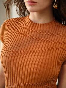 MOTF PREMIUM 纯色罗纹针织立领短袖修身毛衣 - 鏽棕色 - 查看 2