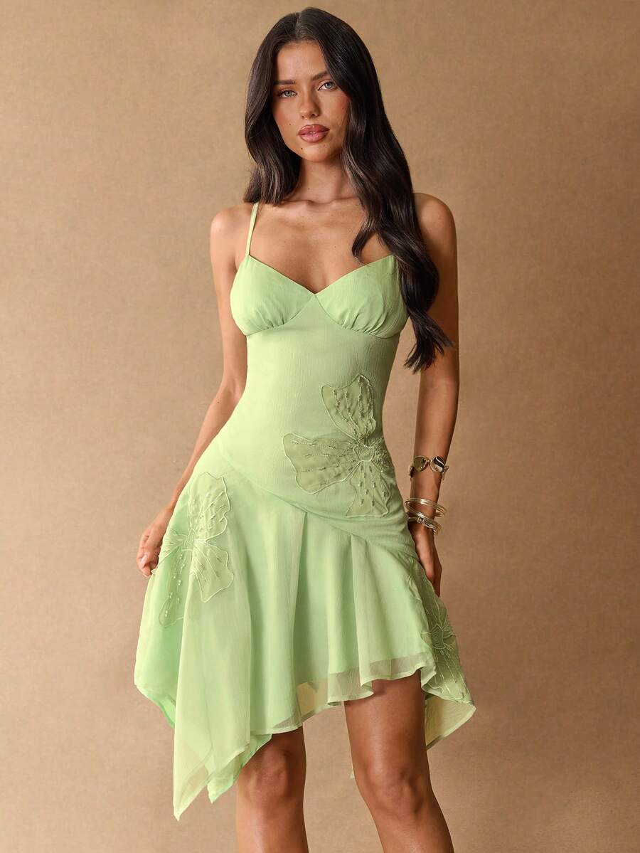 SHEIN BAE 绿色纯色不对称下摆迷你连衣裙,绿色刺绣连衣裙,适合休闲度假、海滩度假、朋友聚会、周末休闲、音乐节、浪漫约会、休闲外出等场合,绿色连衣裙,绿色不对称连衣裙,度假,海滩,休闲休闲场合 - 綠色 - 查看 1