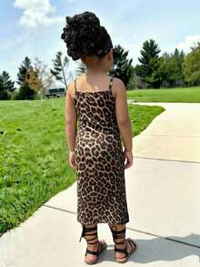 女童豹纹吊带连衣裙，蝴蝶结下摆，侧开衩，休闲街头风 - 棕色 - 查看 3