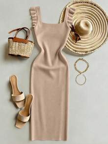 SHEIN Neues romantisches Vintage-Urlaubskleid im europäischen und amerikanischen Stil, hochwertiges Design mit quadratischem Ausschnitt, rückenfreiem sexy Bombshell-Look, weicher beiger Strickstoff, figurbetontes Midi-Kleid mit zarter Rüschenkante, ärmelos, Casual-Wear; minimalistisches einfarbiges personalisiertes Bodycon-Partykleid mit hoher Taille und Strickpullover-Optik für Damen - Khaki - Übersicht 2