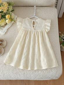 SHEIN Vintaside Kids 女婴甜美花卉图案吊带背心和牛仔短裤套装，蝴蝶结装饰，适合休闲外出、家庭聚会、夏日漫步、舞蹈主题活动、女婴生日派对等场合。 - 杏色 - 查看 2