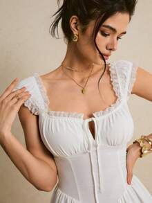 Poéselle 女士纯色撞色蕾丝荷叶边系带时尚迷你连衣裙 白色连衣裙 夏季连衣裙 毕业礼服 荷叶边连衣裙 假日约会装扮 夏季音乐节装扮 生日装扮 女士夏季连衣裙 白色夏季连衣裙 挤奶女工连衣裙 蕾丝边连衣裙 束身夏季连衣裙，日常及约会必备，法式连衣裙 挤奶女工连衣裙 束身，女士最新款连衣裙，2026夏季穿搭，夏季休闲穿搭 - 白色 - 查看 6
