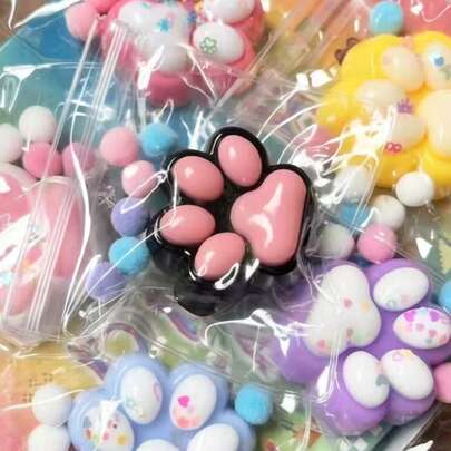 POKOJA LAND 1 món đồ chơi giảm căng thẳng cỡ lớn, mềm mại và dễ bóp - Thiết kế in hình dấu chân màu trắng và xanh dương | Đồ chơi thư giãn tại nhà hoặc văn phòng, quà tặng cho trẻ em và người lớn, thích hợp làm quà tặng lễ Eid hoặc quà tặng tiệc tùng, mèo thạch, đồ chơi bóp Taba, đồ chơi chống căng thẳng